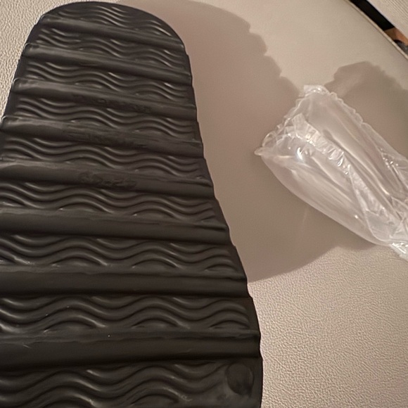 Men's Black Soft Slippers - Picture 3 of 4